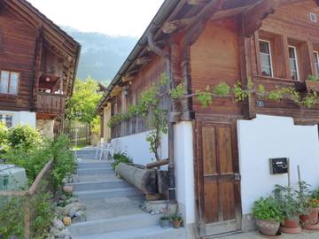 Vacation rental for 5 people, with view and terrace in Swiss Alps