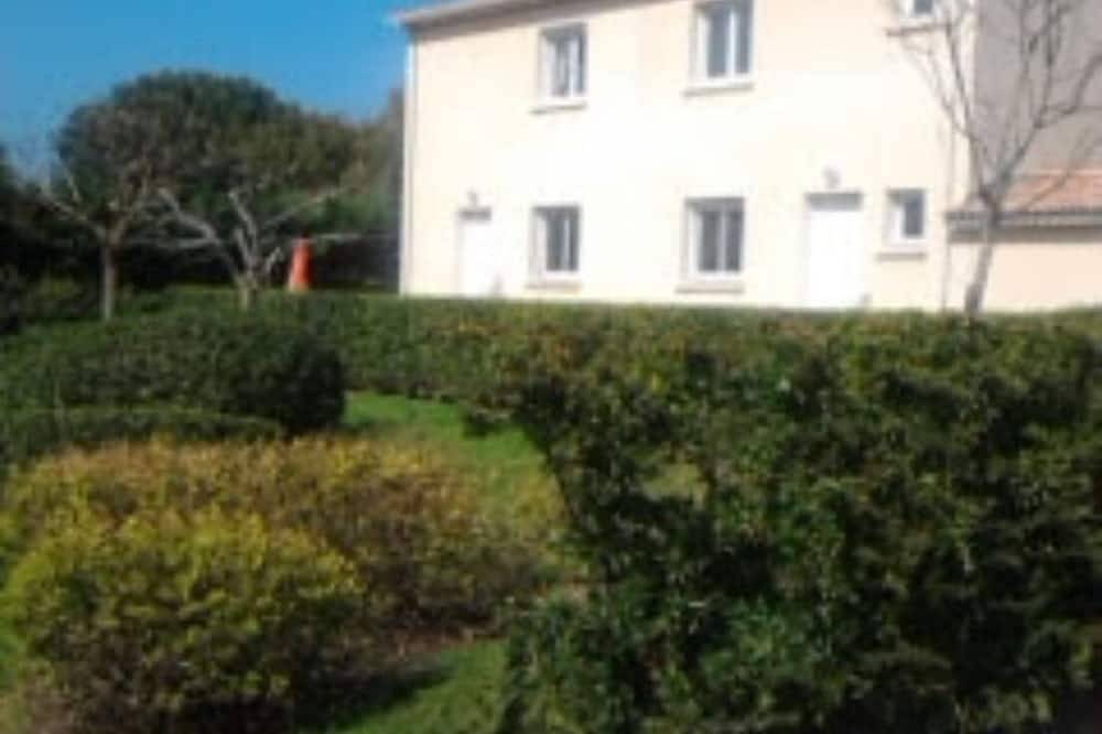 7-person house with direct beach access (100 m walk) in Borgo (Corsica), Bastia e dintorni