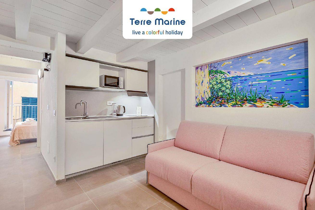 Entire apartment, Via del Mare in Riomaggiore, Riomaggiore Municipality