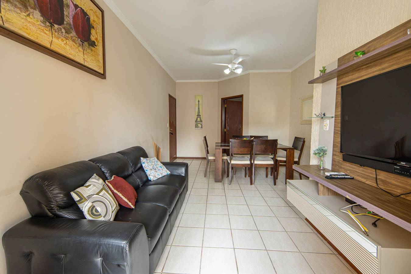 Apartamento inteiro, Apto com Garagem e Ar-condicionado a 600m da Praia in Praia da Enseada (Guarujá), Baixada Santista