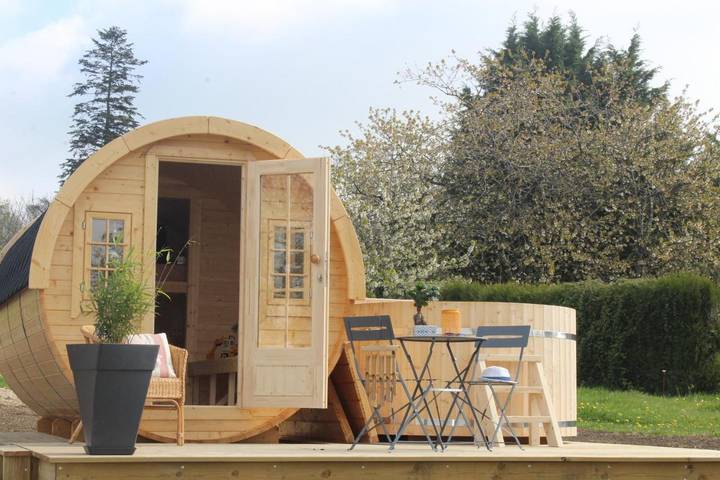 Tente pour 4 personnes, avec terrasse et vue