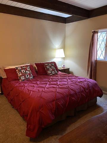 Log Cabin for 10 Guests in Big Bear Lake, San Bernardino County, Picture 1