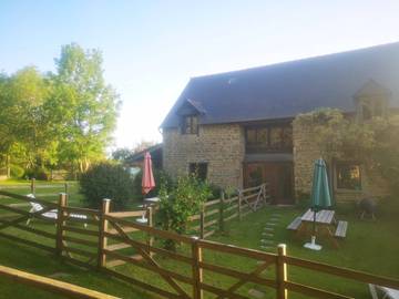 Gîte pour 4 personnes, avec terrasse et jardin à Roz-sur-Couesnon