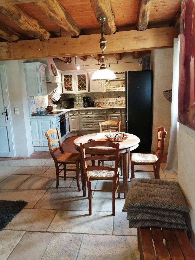Location de vacances pour 3 personnes, avec vue et terrasse à Gourdon (Saône-et-Loire) - 3
