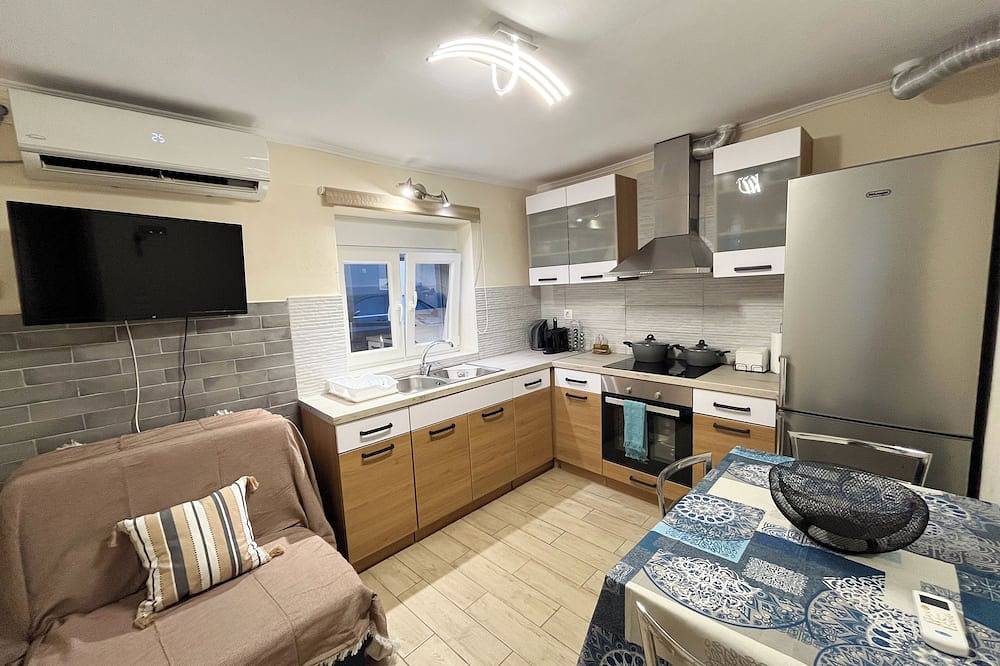 Privates neues modernes Haus im Zentrum in Lesbos