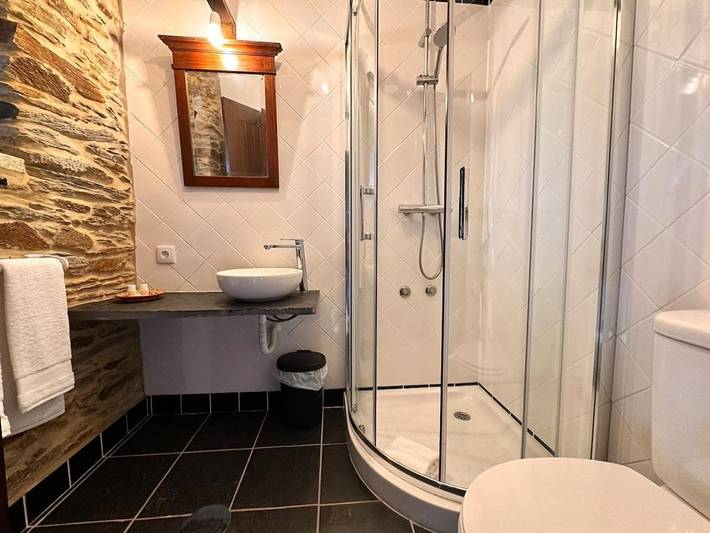 Gîte pour 2 personnes, avec terrasse et jardin ainsi que vue et sauna dans Melres - 4