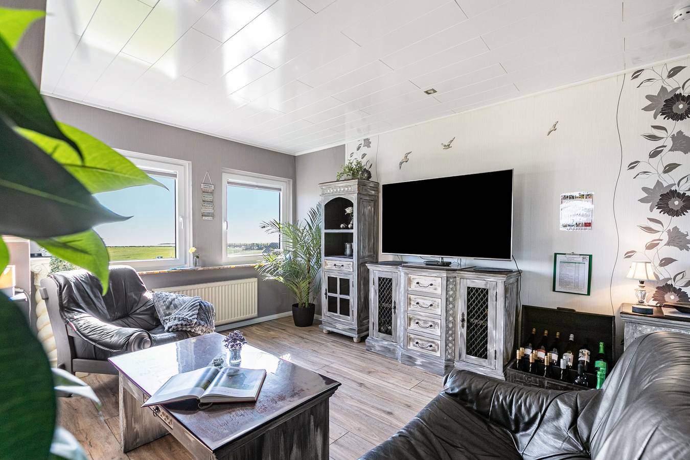 Ganze Wohnung, Ferienwohnung Hafenblick" mit Meerblick, Gemeinschaftsterrasse und Wi-Fi in Oland, Langeneß