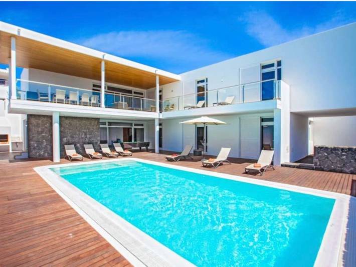 Ferienhaus für 12 Personen, mit Terrasse und Garten sowie Pool - 1