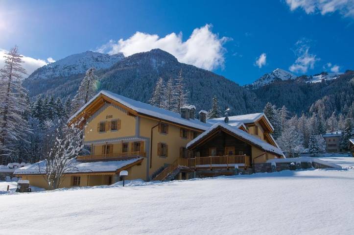 Appartamento per 3 persone, con Idromassaggio e Terrazza nonché Giardino e Sauna a Comune di Gressoney-Saint-Jean