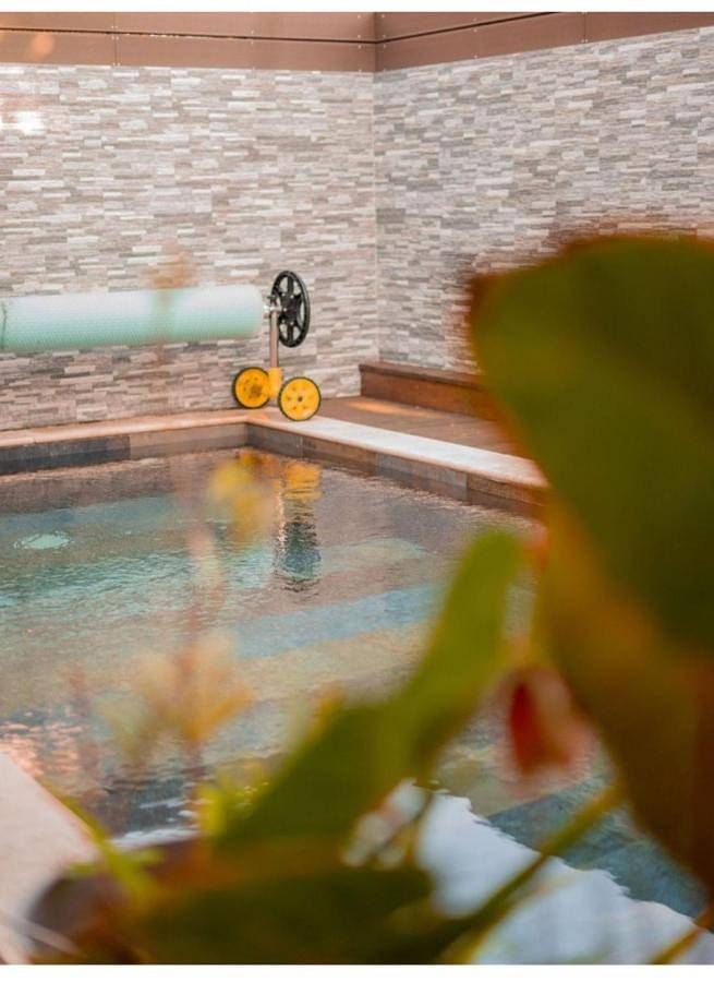 Location de vacances pour 4 personnes, avec vue ainsi que piscine et balcon, adapté aux familles aux Avirons - 2