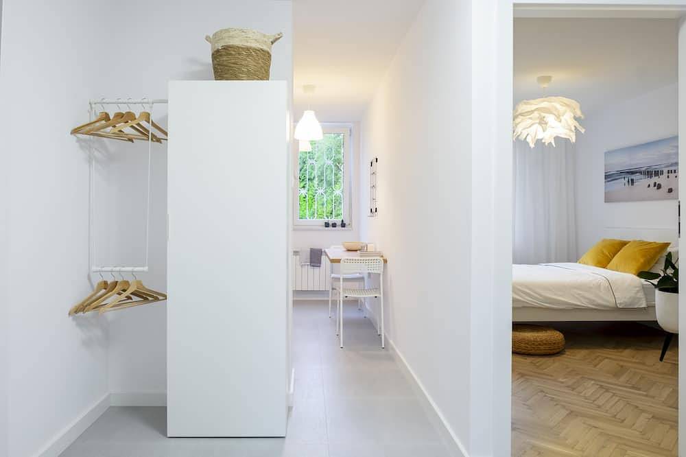 Entire apartment, The apartment has been recently renovated, comfortable and modern. in Warsaw, Masovia