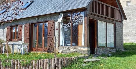 Maison de campagne pour 5 personnes, avec balcon et jardin à Génos