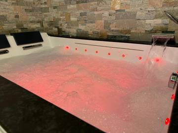 Hôtel pour 2 personnes, avec jacuzzi et sauna à Auriol
