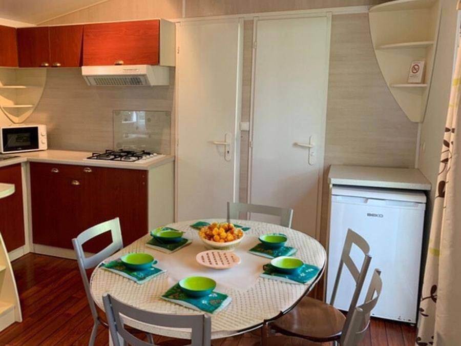 Camping Paradis Aubeterre sur Dronne - Mobilheim 4 personen - Louisiane Flores in Charente