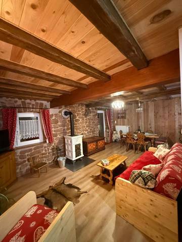 Gîte pour 4 personnes, avec sauna et jardin ainsi que jacuzzi et terrasse à Soucht