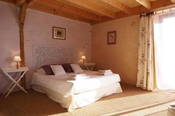 Chambre d’hôte pour 3 personnes, avec sauna ainsi que vue et jardin dans Sousceyrac-en-Quercy