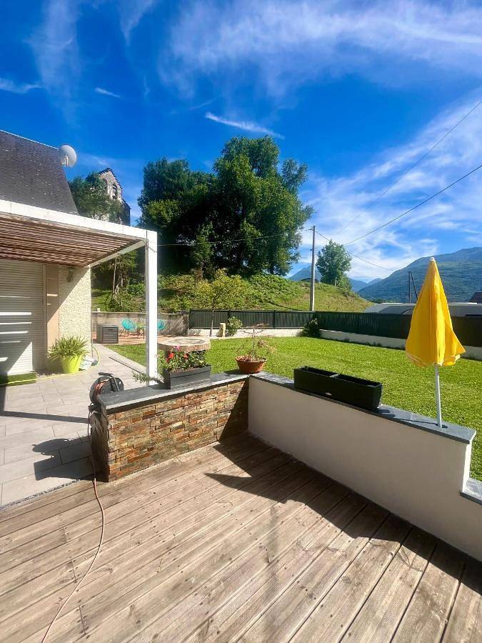 Location de vacances pour 8 personnes, avec jardin ainsi que vue et piscine à Boô-Silhen - 2