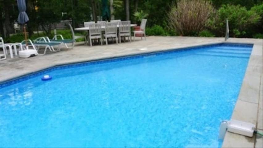 Vacation house for 6 people, with yard and balcony in Montauk