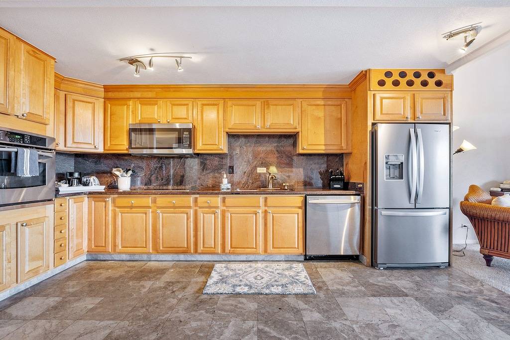 Ganze Wohnung, 🌴Kona Alii #710 Wonderful top floor penthouse in the heart of Kona🌴 in Aloha Kona, Kailua-Kona