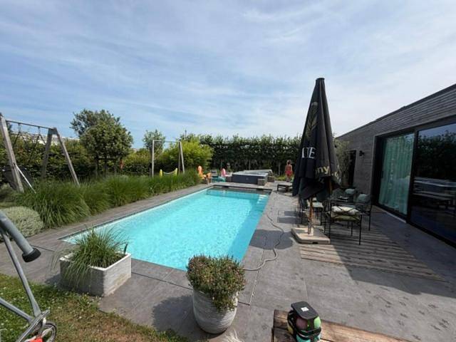 Gîte pour 2 personnes, avec Jacuzzi et Terrasse ainsi que Jardin et Piscine à Middelkerke