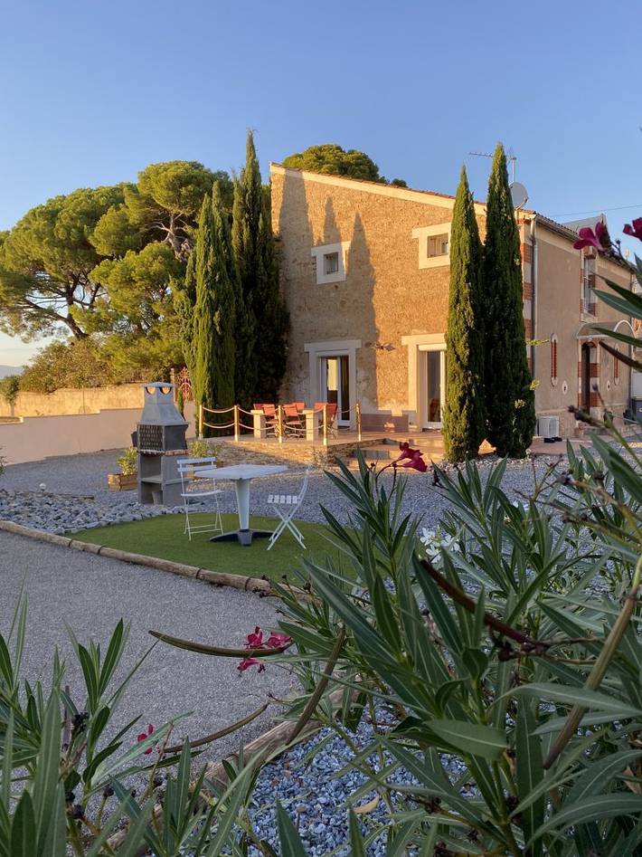 Gîte pour 6 personnes, avec terrasse ainsi que jacuzzi et jardin dans l' Hérault - 2