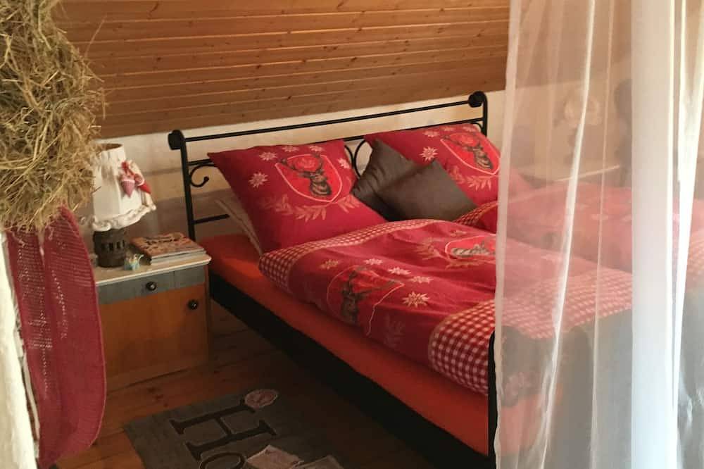 Urige Fewo im Bauernhaus Allgäu, Kaminofen, Wlan, Sat-Tv in Unterthingau, Bayerisch Schwaben