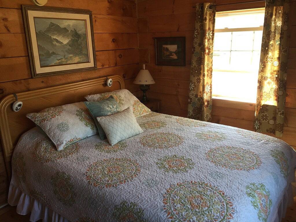 Charmantes, komfortables, abgelegenes, familienfreundliches Blockhaus mit Schwimmteich. in Monroe County (WI)