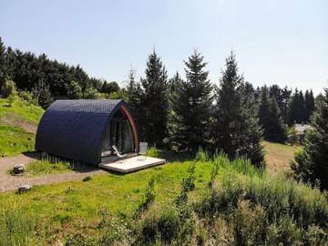 Gîte pour 4 personnes, avec terrasse, adapté aux familles dans Mont Lozère et Goulet
