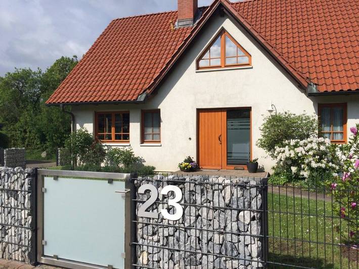 Ferienwohnung für 3 Personen, mit Terrasse und Garten in Raben Steinfeld