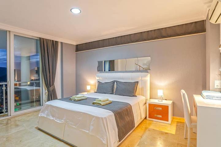 Luxuriöse Villa mit 5 Schlafzimmern, Infinity-Pool und Spielzimmer, ideal für Familien in Kaş, Saklıkent