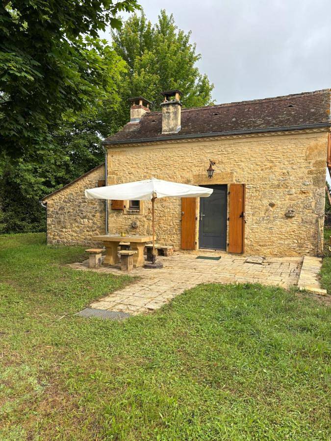 Location de vacances pour 3 personnes, avec vue ainsi que terrasse et jardin, animaux acceptés à Calviac-en-Périgord - 2