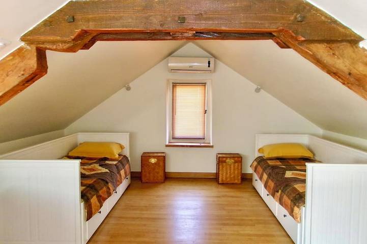 Location de vacances pour 6 personnes, avec jardin à Hommes - 2