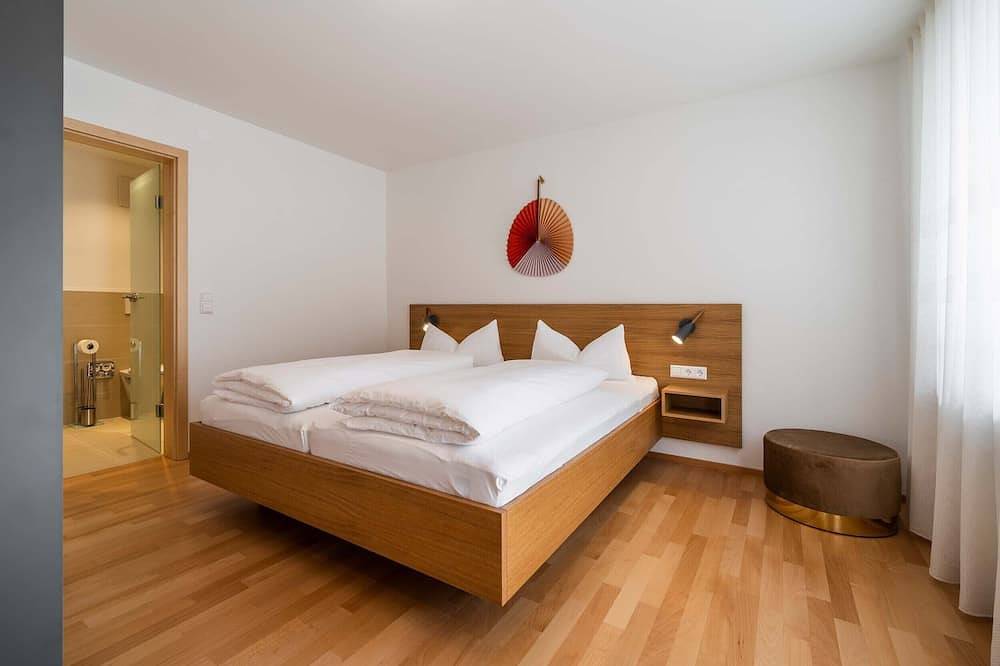 Ganze Wohnung, Das Blum. Tolle Ferienwohnung (Nr.7) am Bodensee mit Blick auf die Seepromenade. in Hagnau am Bodensee, Region Bodensee-Oberschwaben