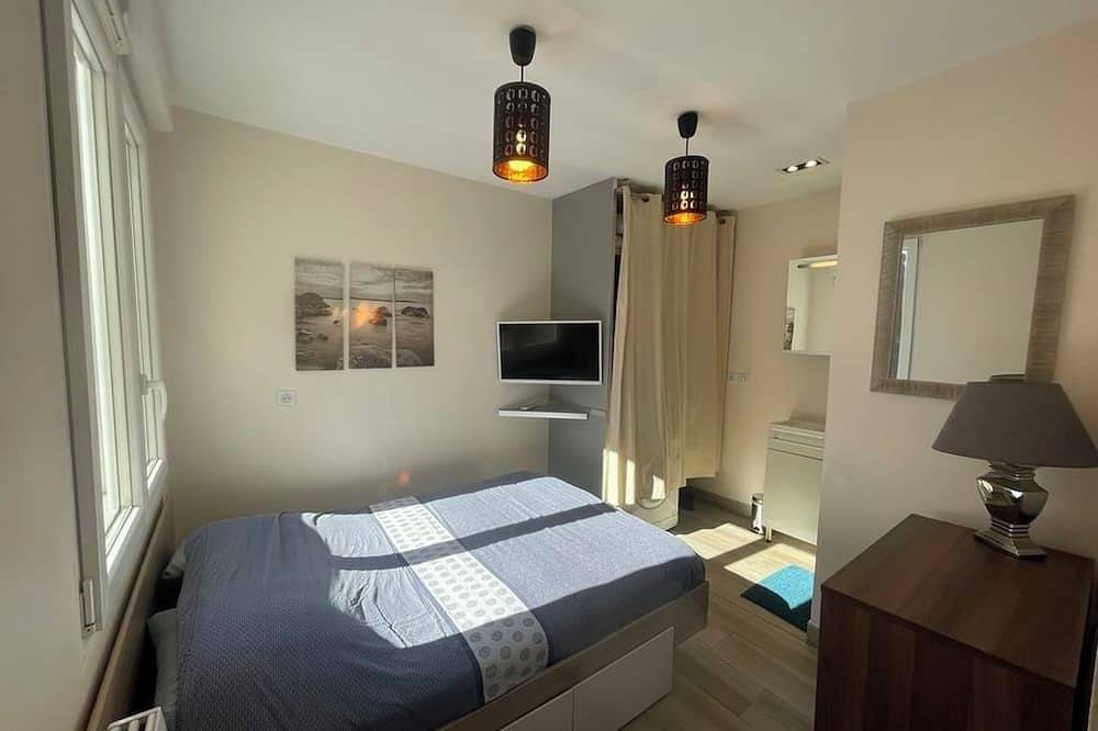 Ganze Wohnung, Superb furnished and equipped T2 in the heart of downtown with Free Wifi in Montluçon, Montluçon und Umgebung