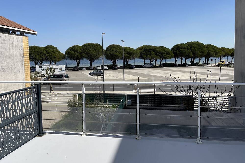 Le lac devant sa porte- base de Bombannes proche , ocean à 5 minutes in Maubuisson, Carcans