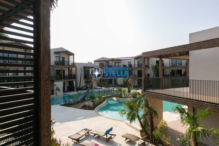 Appartement entier, Appartement de vacances pour 4 personnes avec piscine in Lido di Jesolo, Jesolo-City
