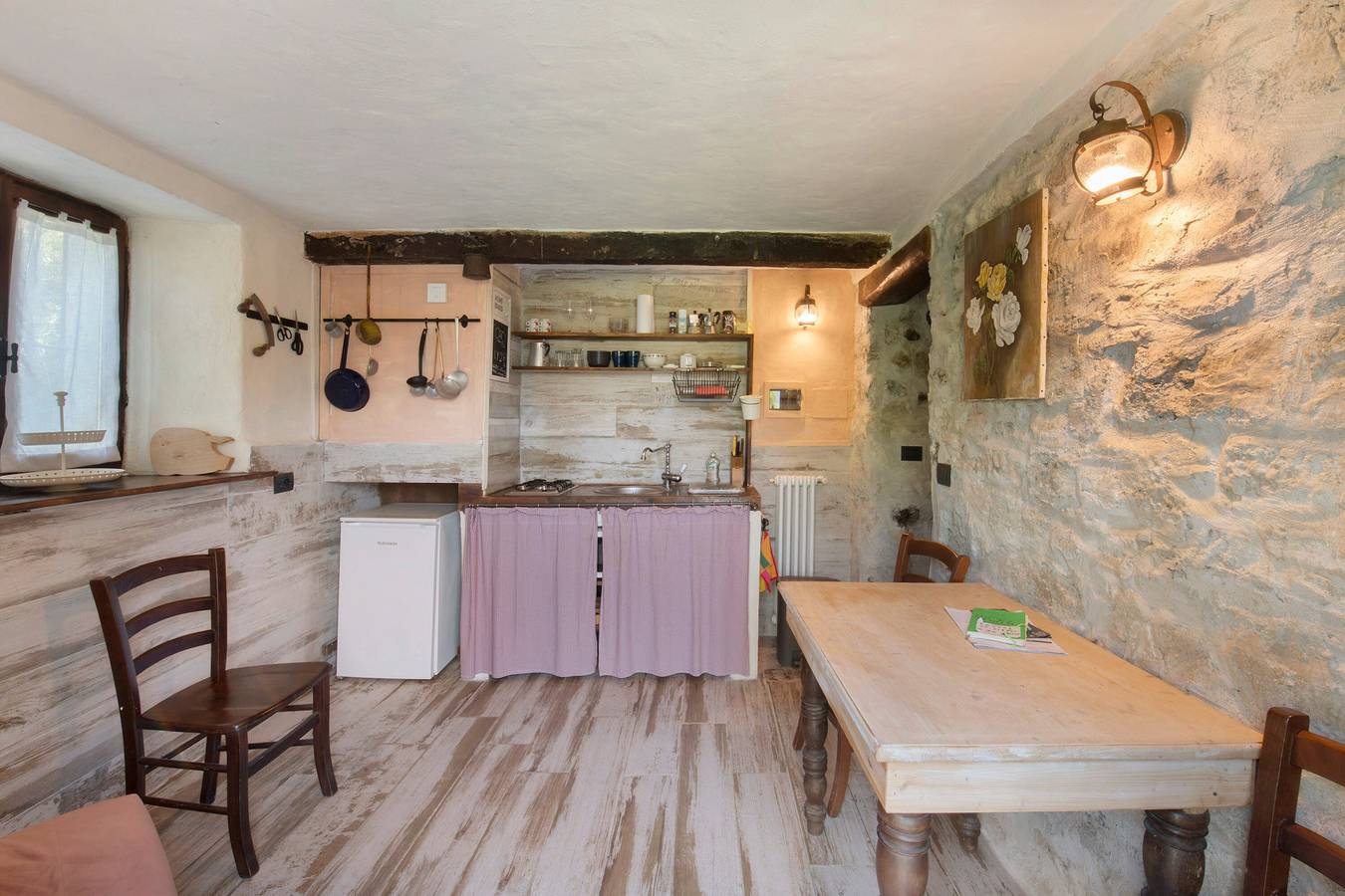 Apartamento entero, Apartamento 'Casale La Selva Cottege Piccolo' con vistas a la montaña, piscina compartida y Wi-Fi in Bene Lario, Provincia de Como