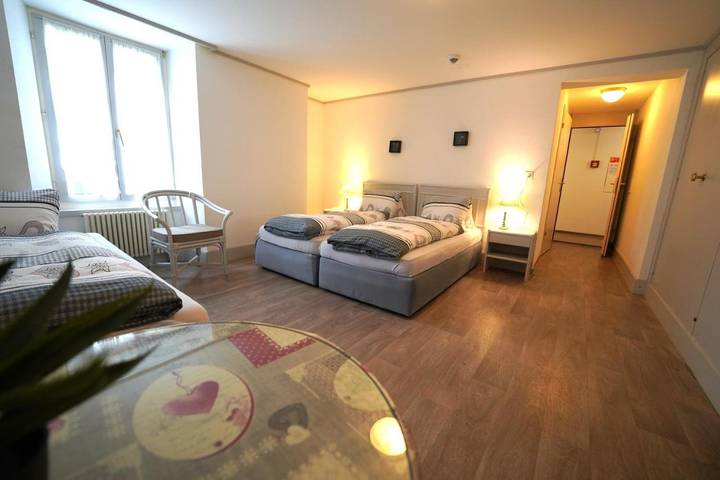 BnB für 3 Personen, mit Pool am Thunersee