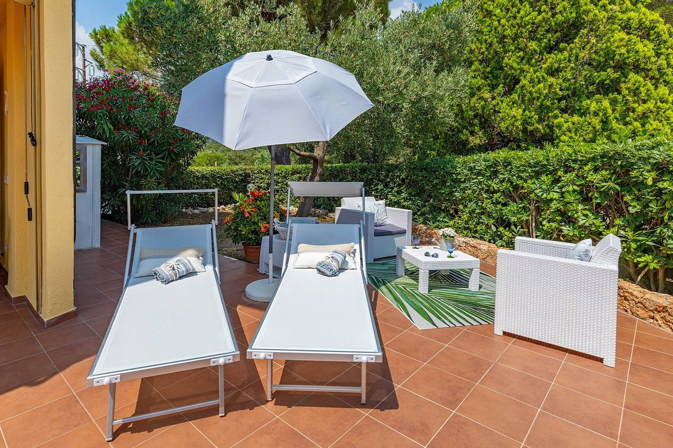 Appartamento intero, Appartamento "Isabel Beach and Bike" con giardino privato e Wi-Fi in Finale Ligure, Comune di Finale Ligure