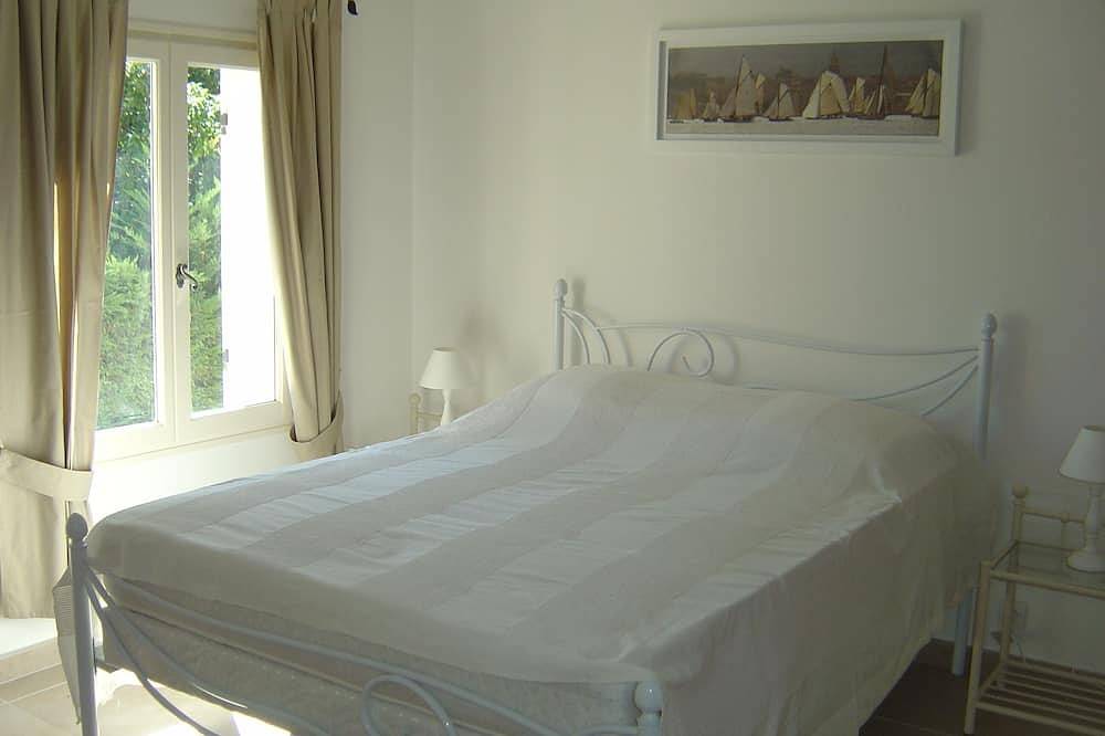 Ganze Wohnung, Neue Anzeige - Hervorragende helle Maisonette mit Garten in Antibes, Provence Azur. in Antibes, Cannes und Umgebung