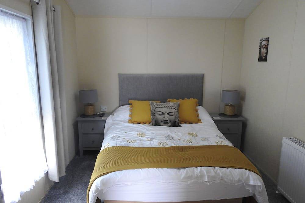 Luxury Lodge on quiet holiday park in Burgh Castle, Great Yarmouth