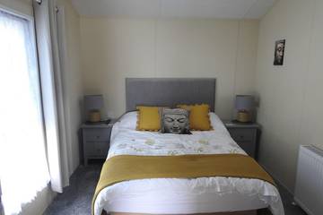 Chalet for 6 People in Burgh Castle, Great Yarmouth, Photo 1