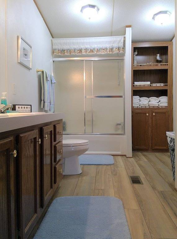 Lake it or Leave it! Lake House just one mile from Lake Cumberland Marina in Lake Cumberland