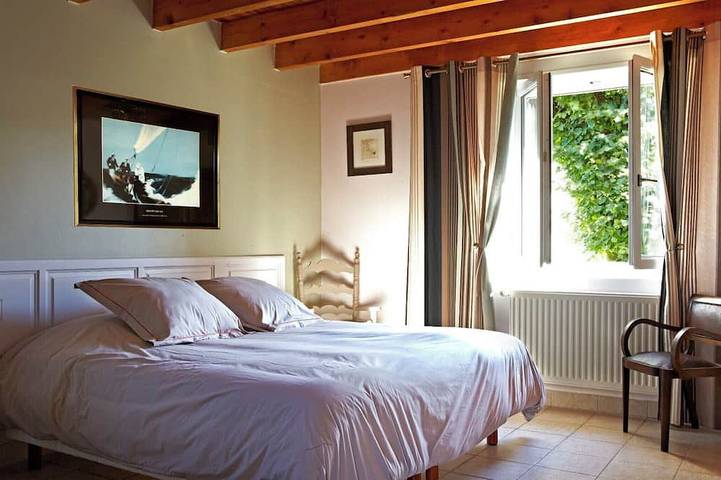 Location de vacances pour 4 personnes, avec jardin ainsi que jacuzzi et terrasse à Plouégat-Moysan