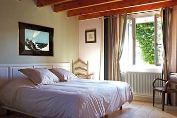 Location de vacances pour 4 personnes, avec jardin ainsi que jacuzzi et terrasse à Plouégat-Moysan