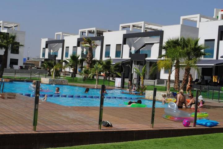 Entire apartment, Groundfloor, oasis beach 2 la zenia in La Zenia, Orihuela