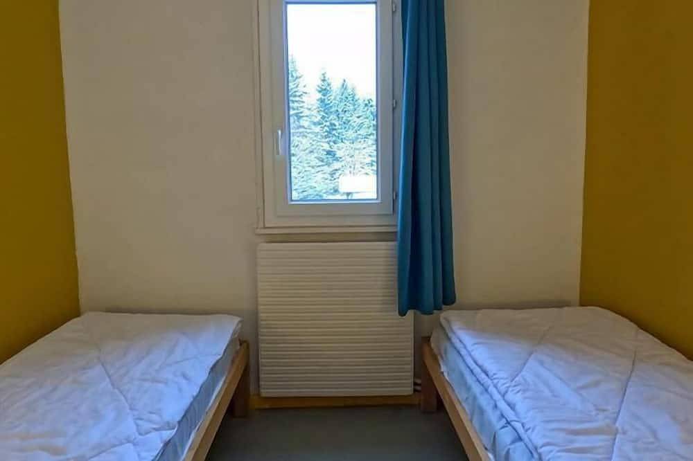 Appartement entier, 300m du centre station, piscine, parking, casier à ski, 36m², Lélex in Lélex, Parc naturel régional du Haut-Jura