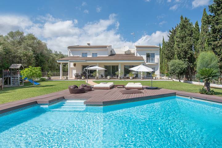 Villa für 10 Personen, mit Garten und Terrasse - 1