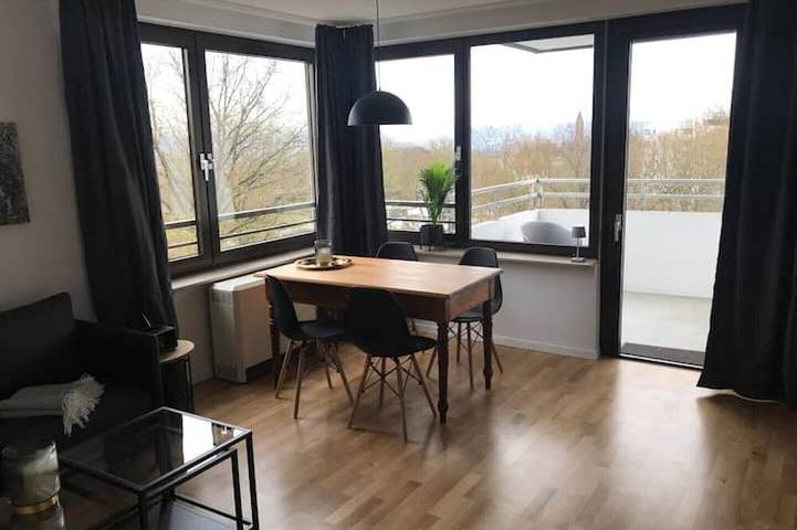 Ferienwohnung für 4 Personen, mit Balkon in Bergpark Wilhelmshöhe