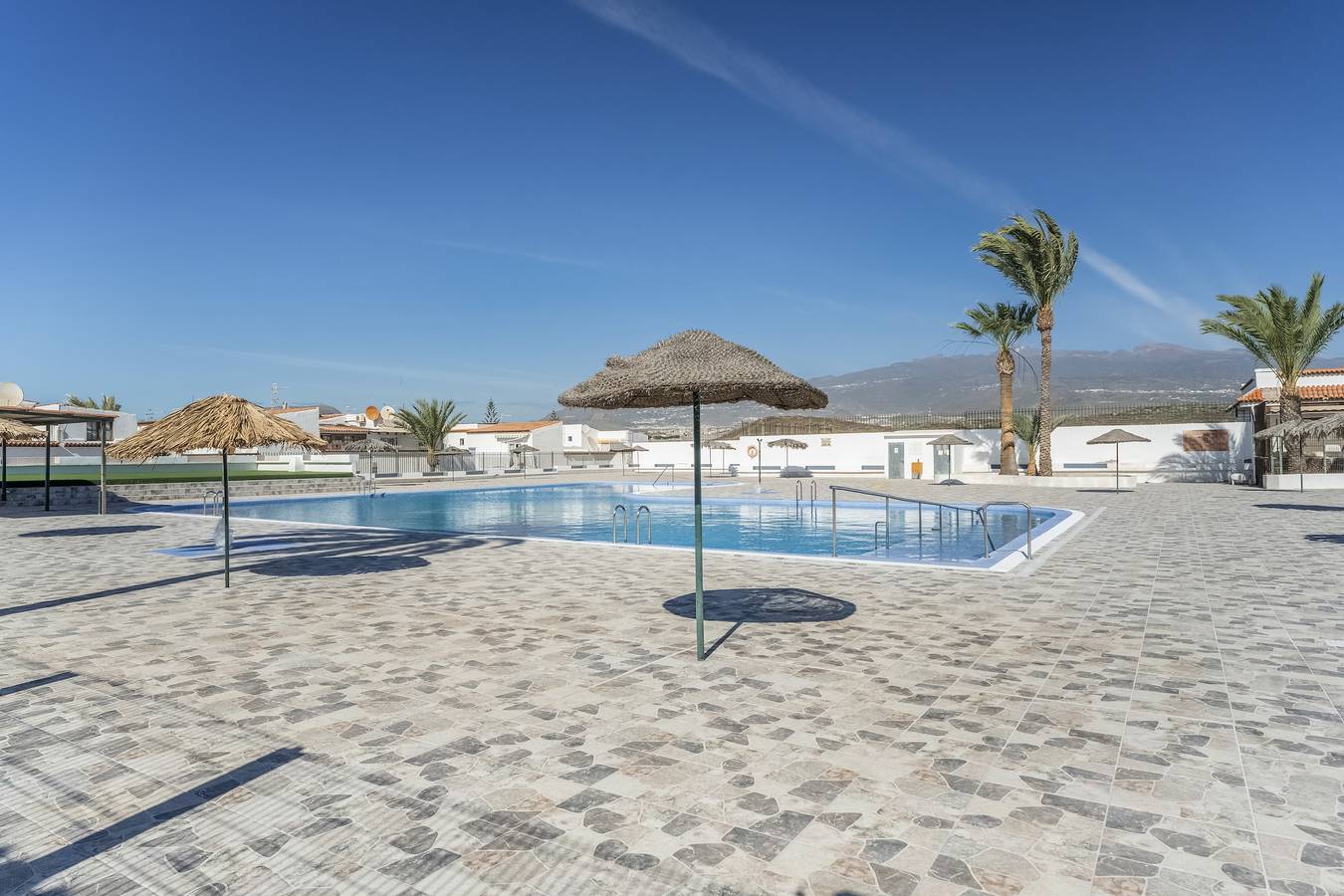 Ganze Wohnung, Ferienwohnung 'Junto A La Piscina' mit Bergblick, Wlan und Klimaanlage in Costa del Silencio, Arona